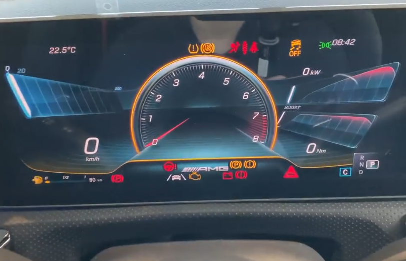 仪表盘展示分析,2020款 奔驰 amg a45 s