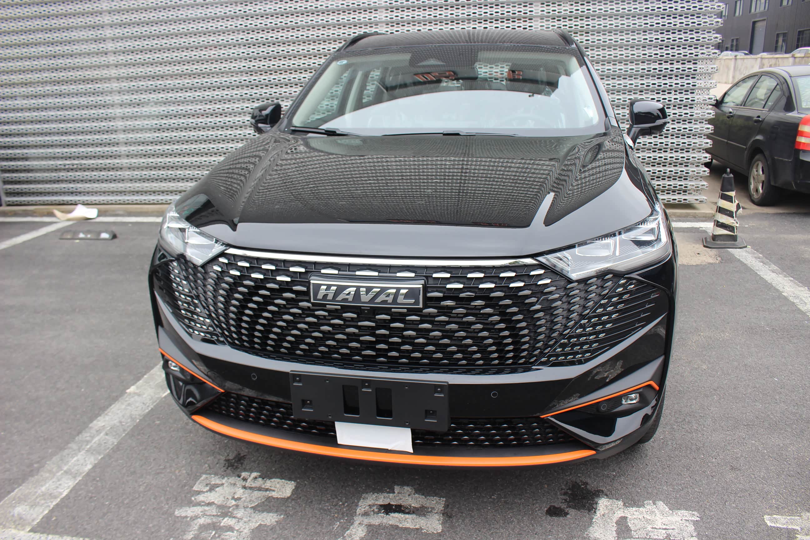 2021款哈弗h6 supreme 到店,外观辨识度高,内饰年轻,能火吗?