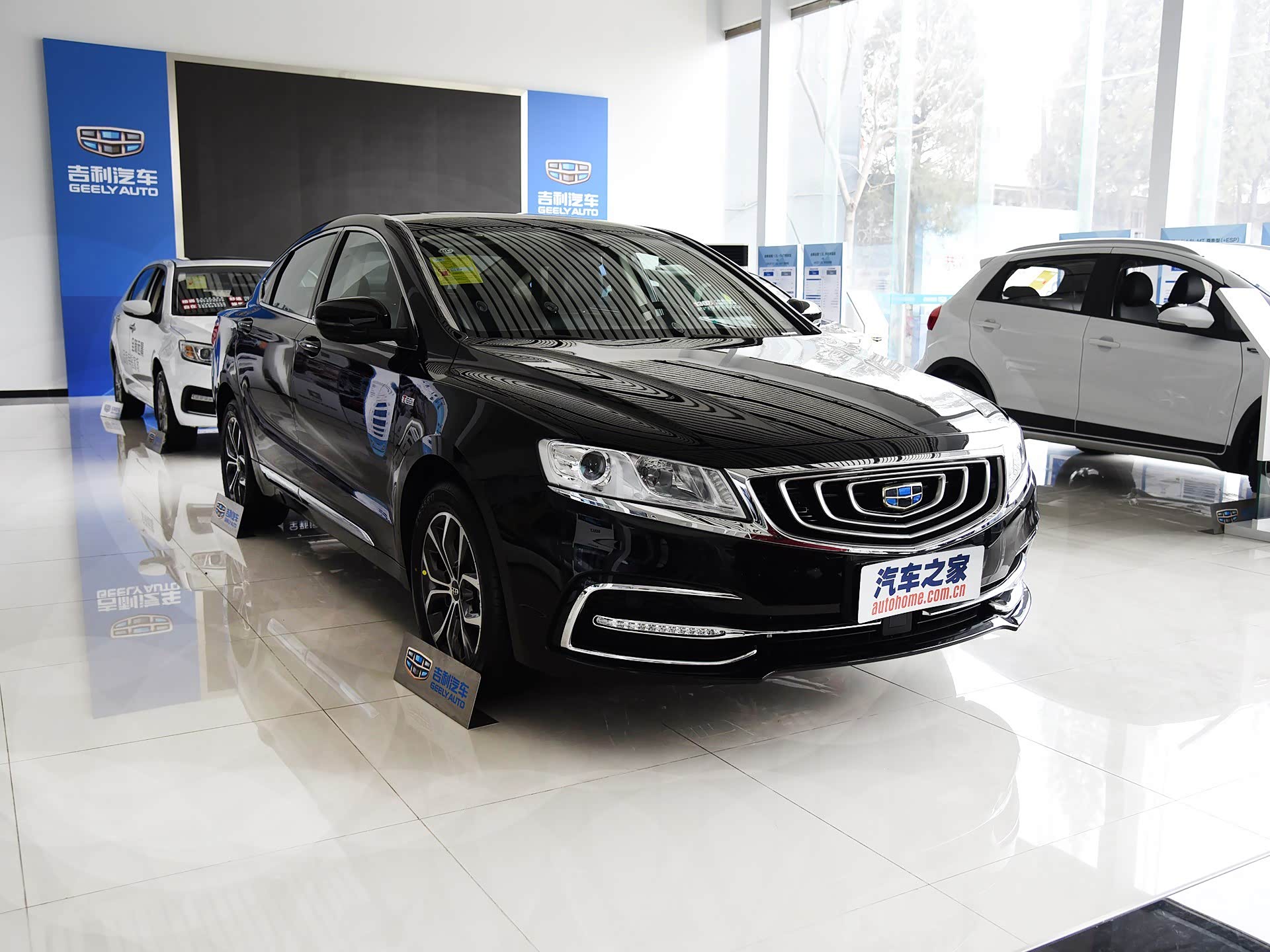 高颜值中型家轿 吉利博瑞在818网上车展亮相