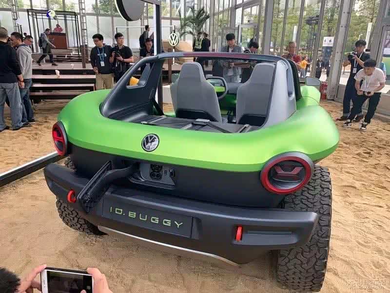 比甲壳虫还拉风的大众id.buggy概念车亮相