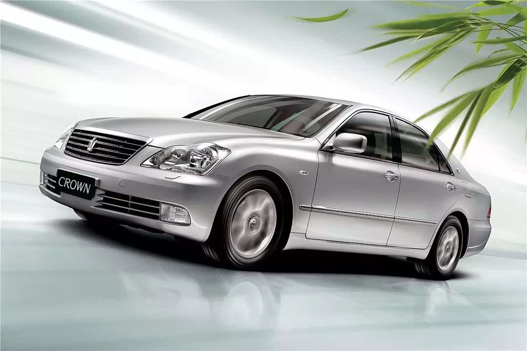 十二代皇冠宣传形象,竹叶与背景配色和车型舒适调性很搭