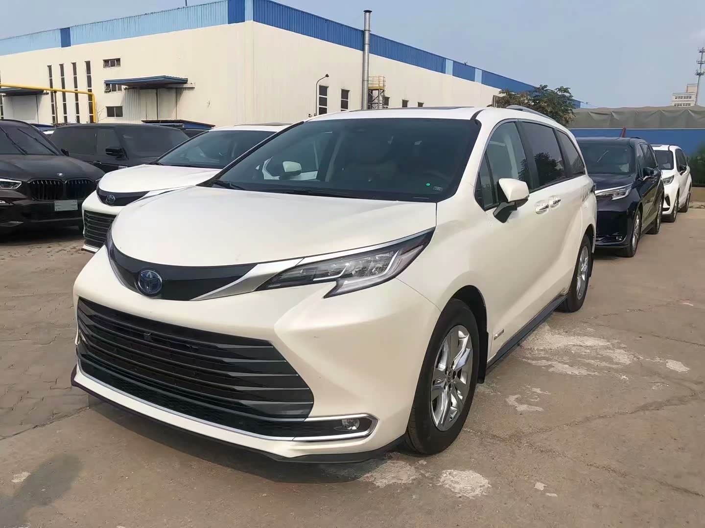 21款丰田塞纳2.5油电混合国六现车