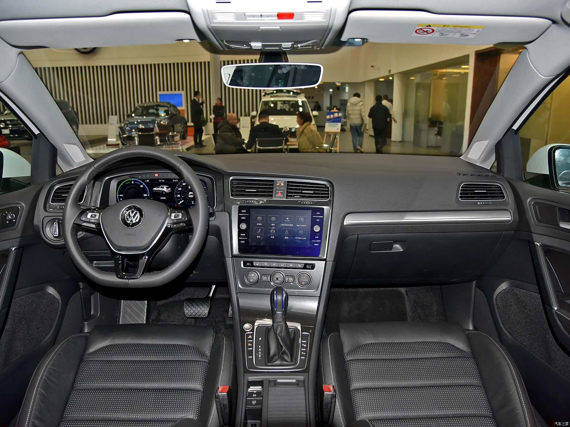 大众高尔夫新能源安全性能很强,配置格外丰富