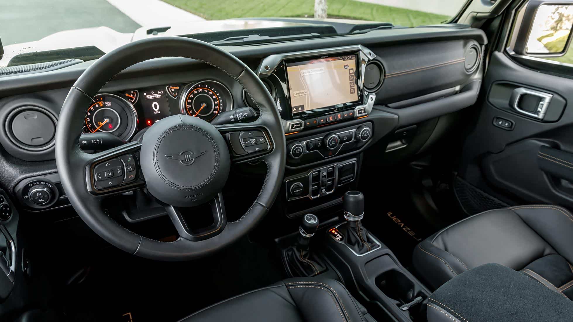 搭载1300马力v8的陆上巨无霸雷兹瓦尼6x6越野车发布