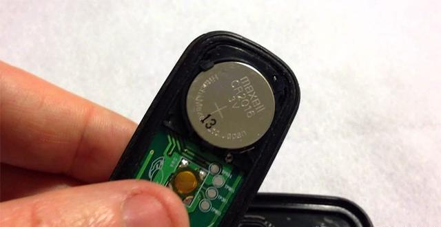 汽车遥控器电池:为啥自己买的不如原厂的耐用呢?