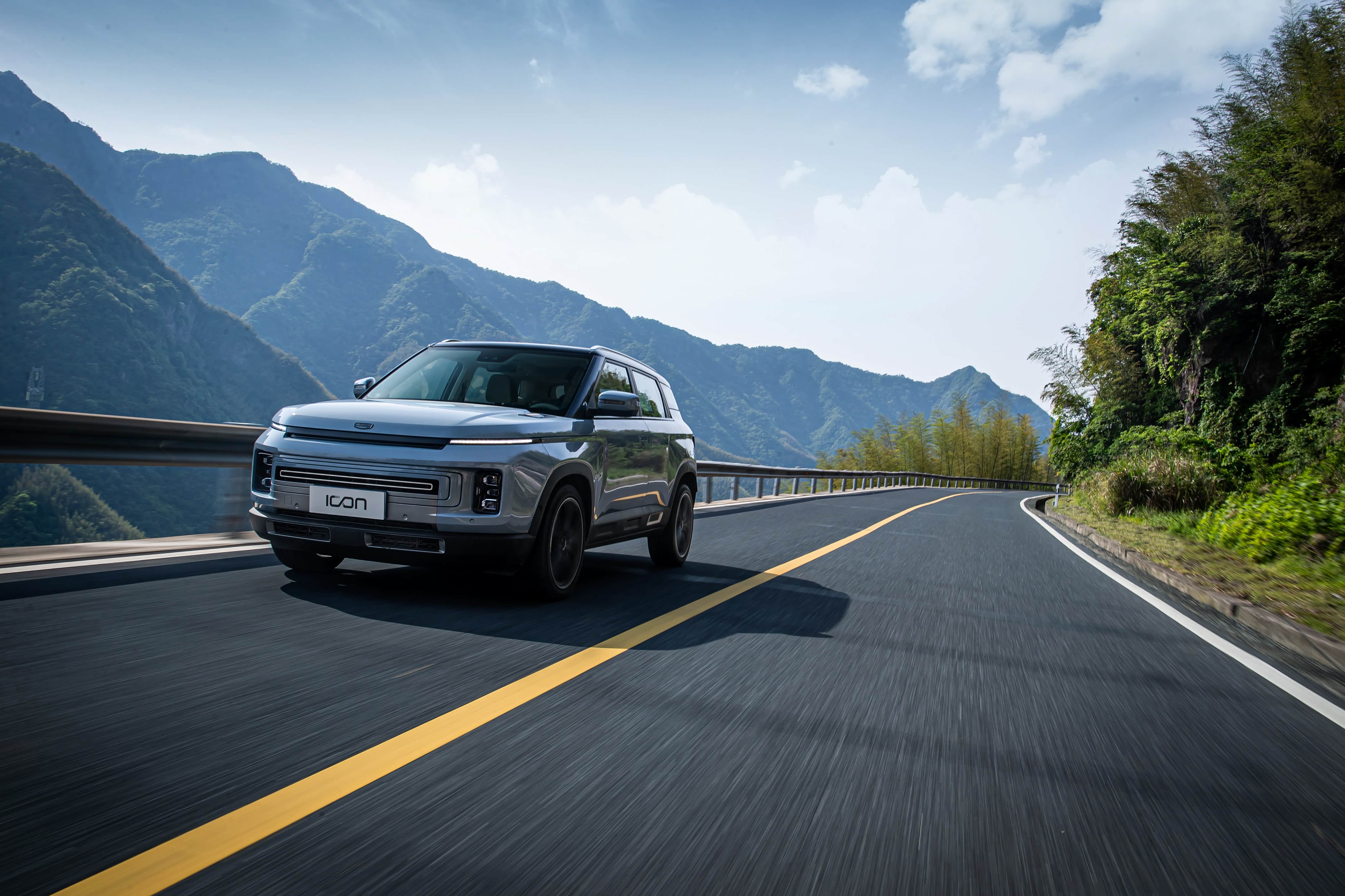 设计与时尚界的高级色 车界"莫兰迪"吉利icon灰引领潮流跨界