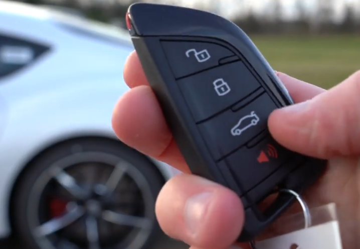 2020款 丰田 gr supra,车钥匙功能展示