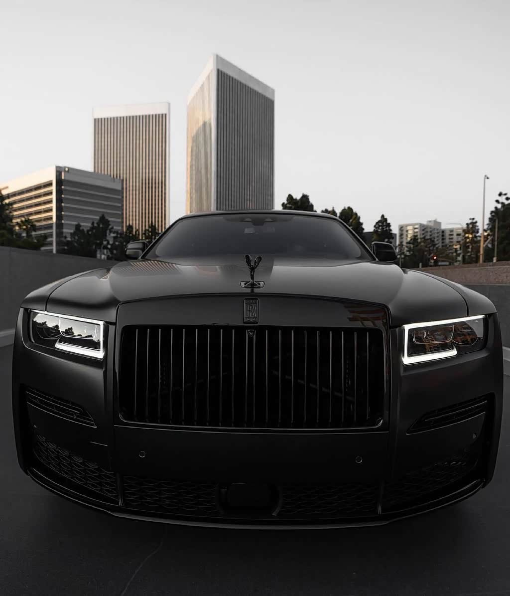 黑武士涂装 气场十分强大 劳斯莱斯古思特实车