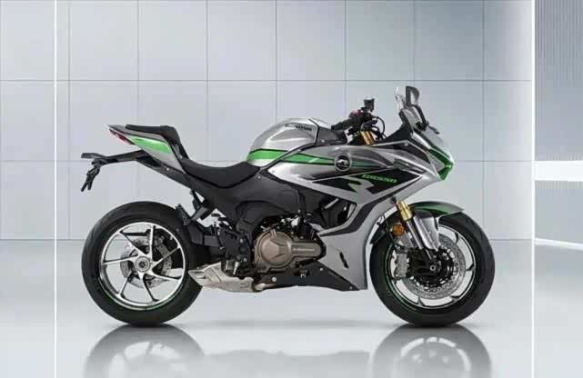 单摇臂、撞脸Panigale，钱江GS550仿赛发布_车家号_发现车生活_汽车之家