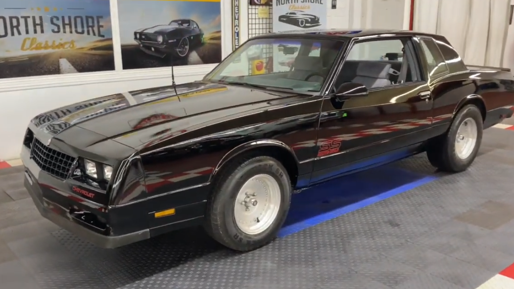 它以前也是潮流车型,雪佛兰monte carlo ss