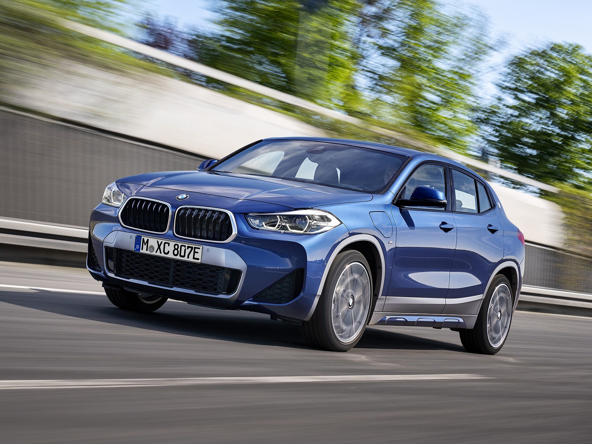 宝马发布3款新车型中期改款5系6系gt以及新款x2插混版