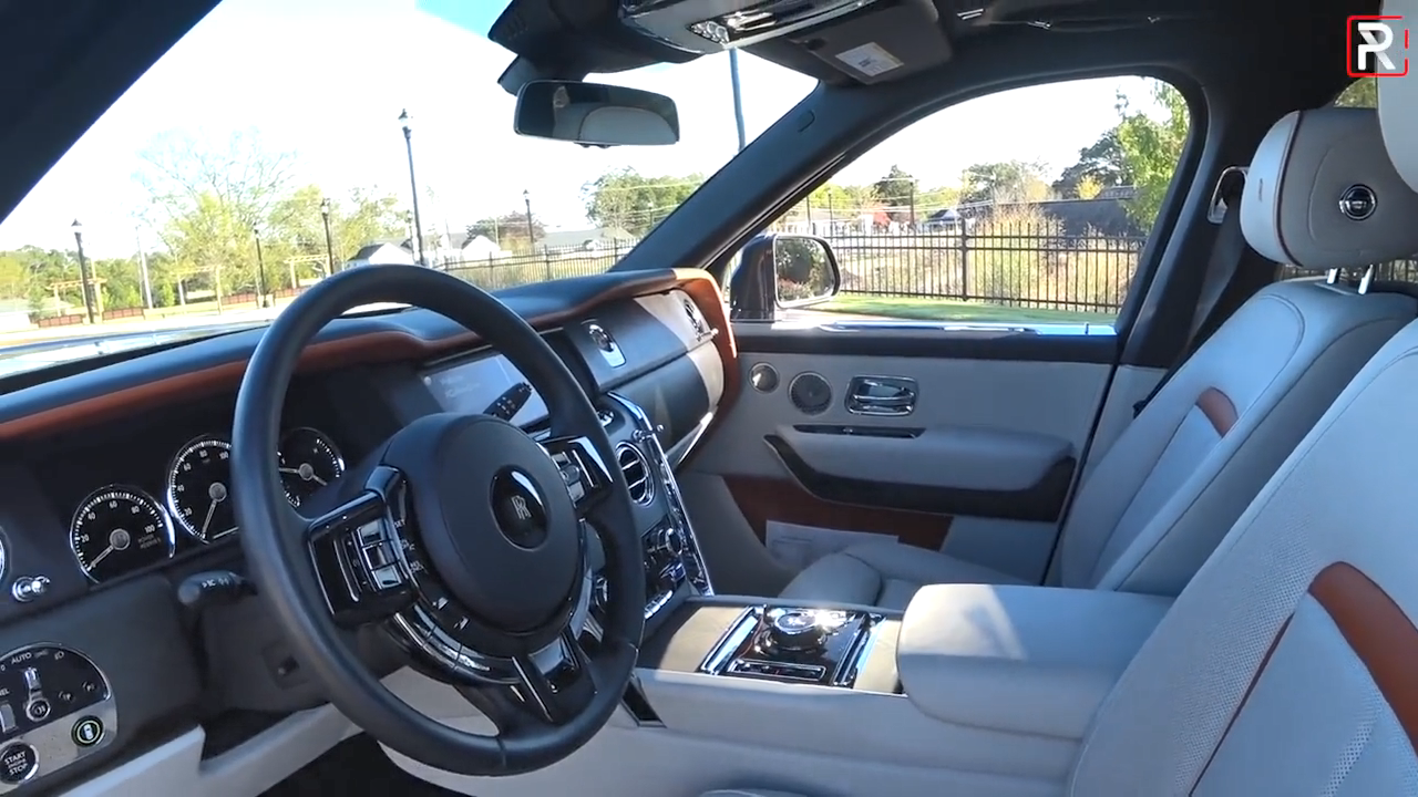 2019款劳斯莱斯库里南车内内饰精致豪华!