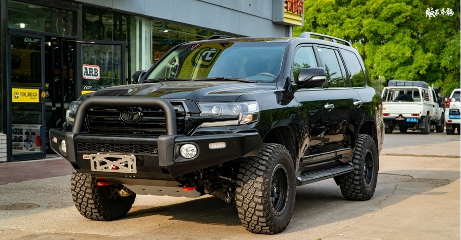 来自黑暗的诱惑——"黑武士"陆巡lc200改装