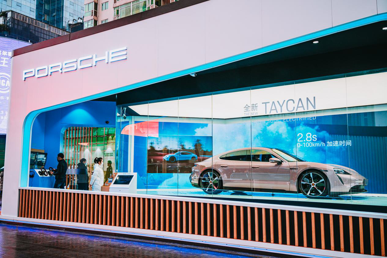 买不起turbos选个taycan冰莓粉还是可以的