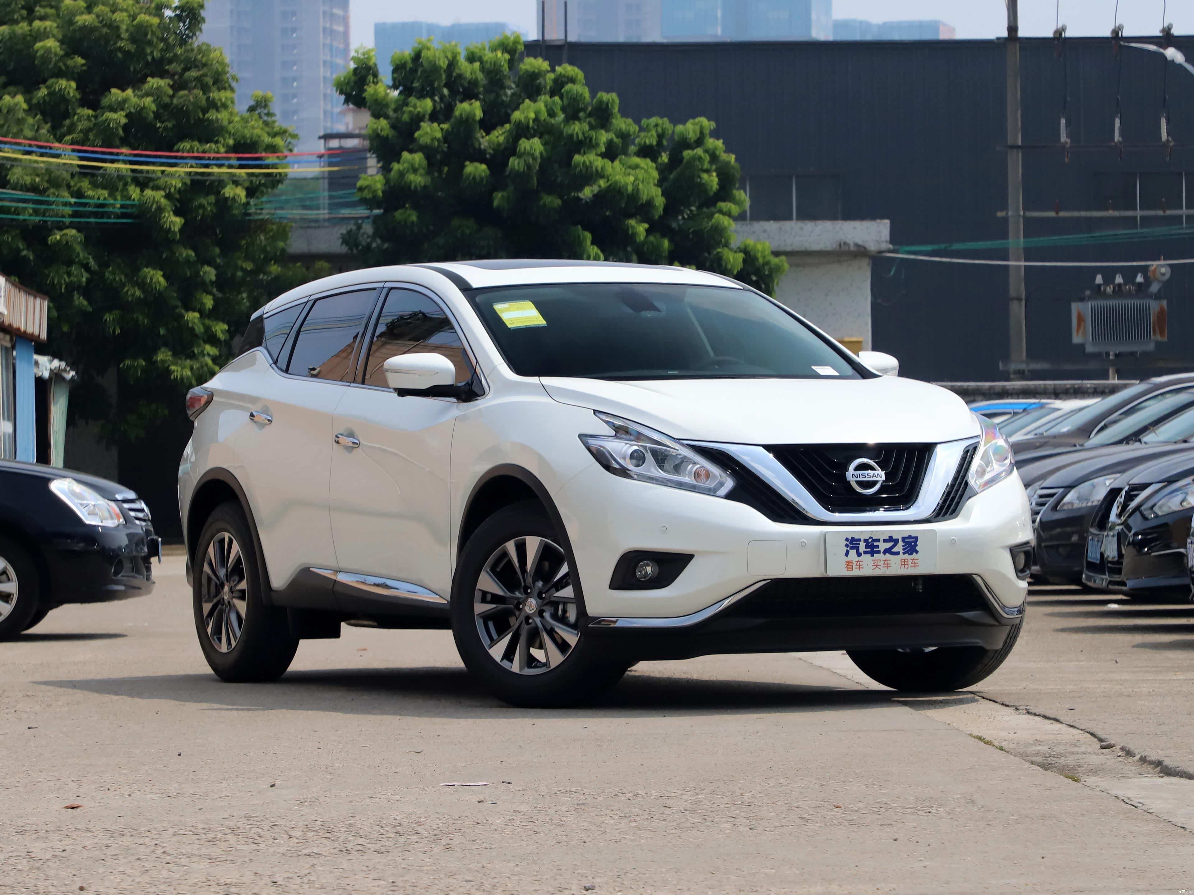 日产楼兰,腰身颇为简洁,给人感觉颇为大气