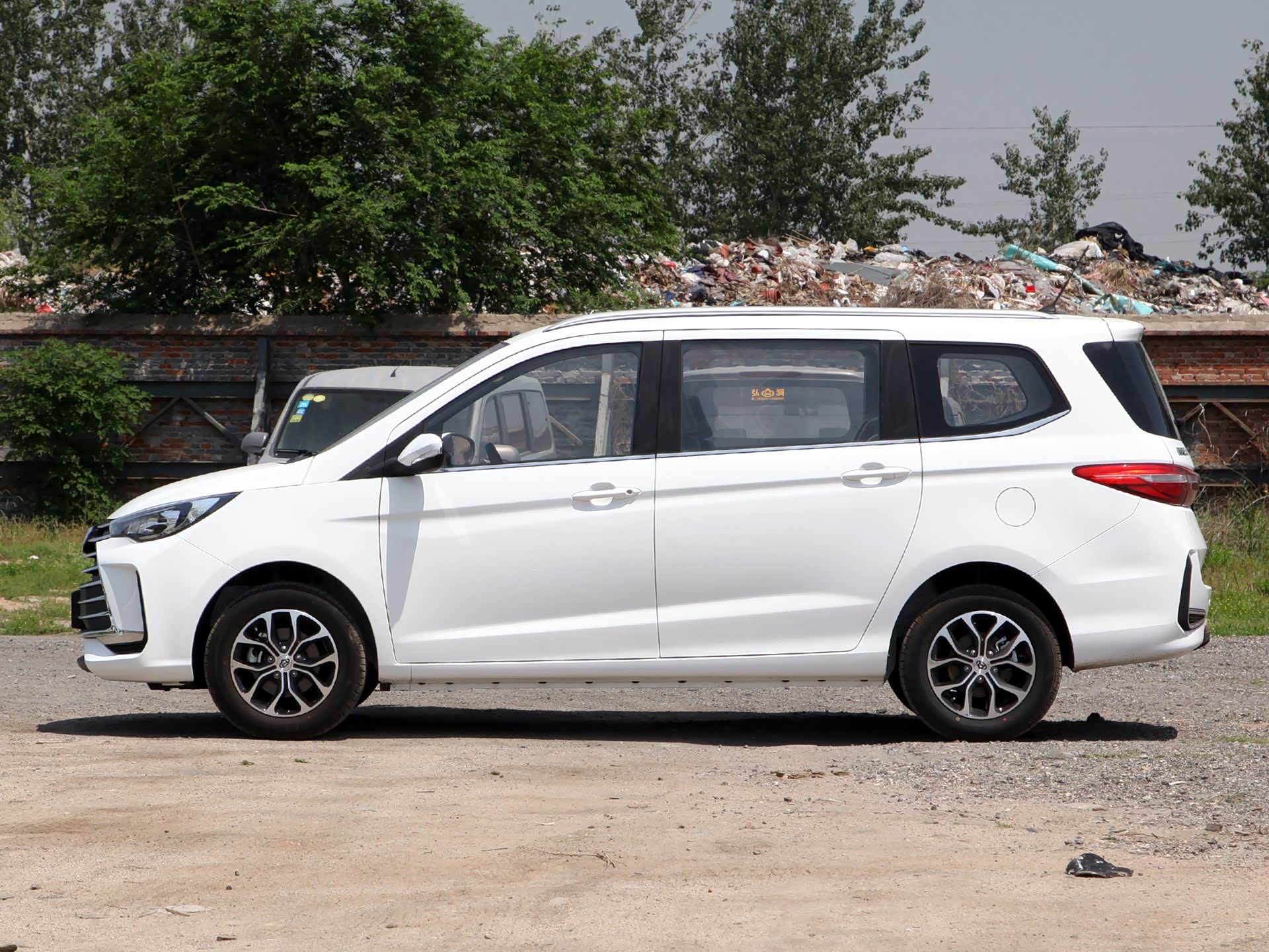 长安欧尚长行新增入门级车型,外观和动力不变,售价5.99万元!