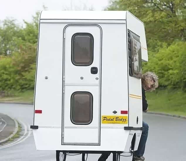 人力房车,世界最小,里面居然还能睡四个人!