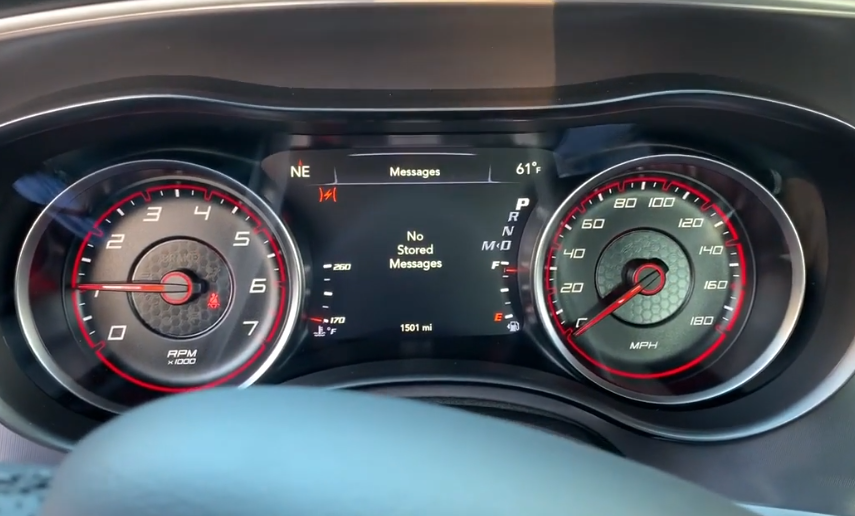 车辆启动仪表盘展示,2020款 道奇 charger scat pack widebody