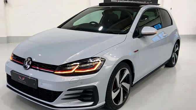 毫不掩饰自己的帅气,实拍白色大众高尔夫gti