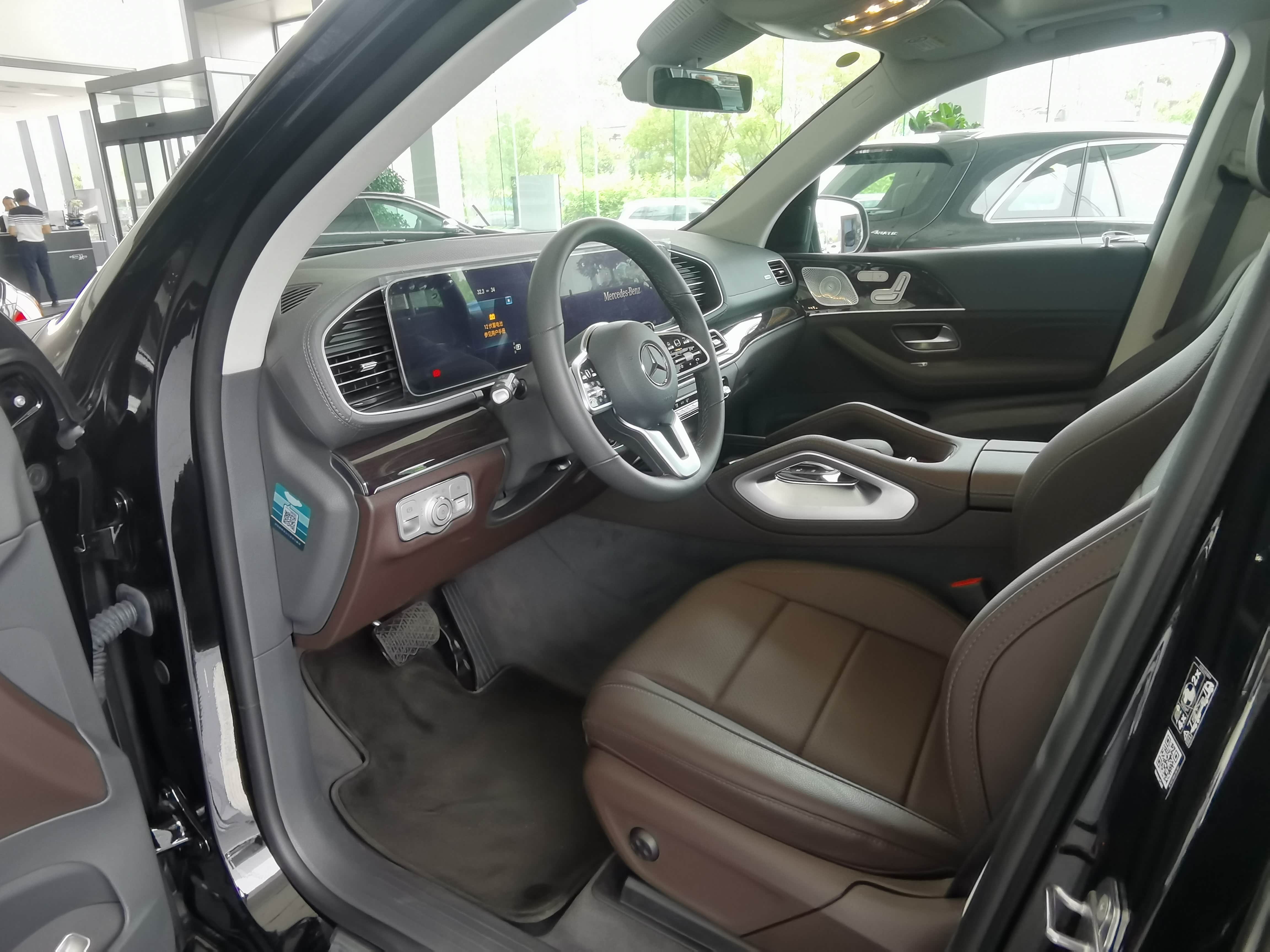 【到店实拍】哈尔滨地区2020款奔驰gle全面到店 置换购车送礼包