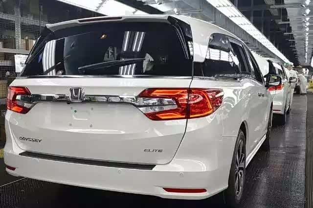 工厂实拍新款十代本田奥德赛! 宽体车身 按键换挡, 全系标配10at