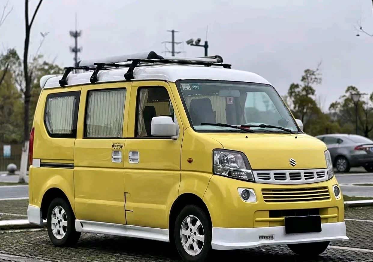 铃木浪迪:个性化实用“面包车”,双色车身更时尚,标配侧滑门_车家号_发现车生活_汽车之家