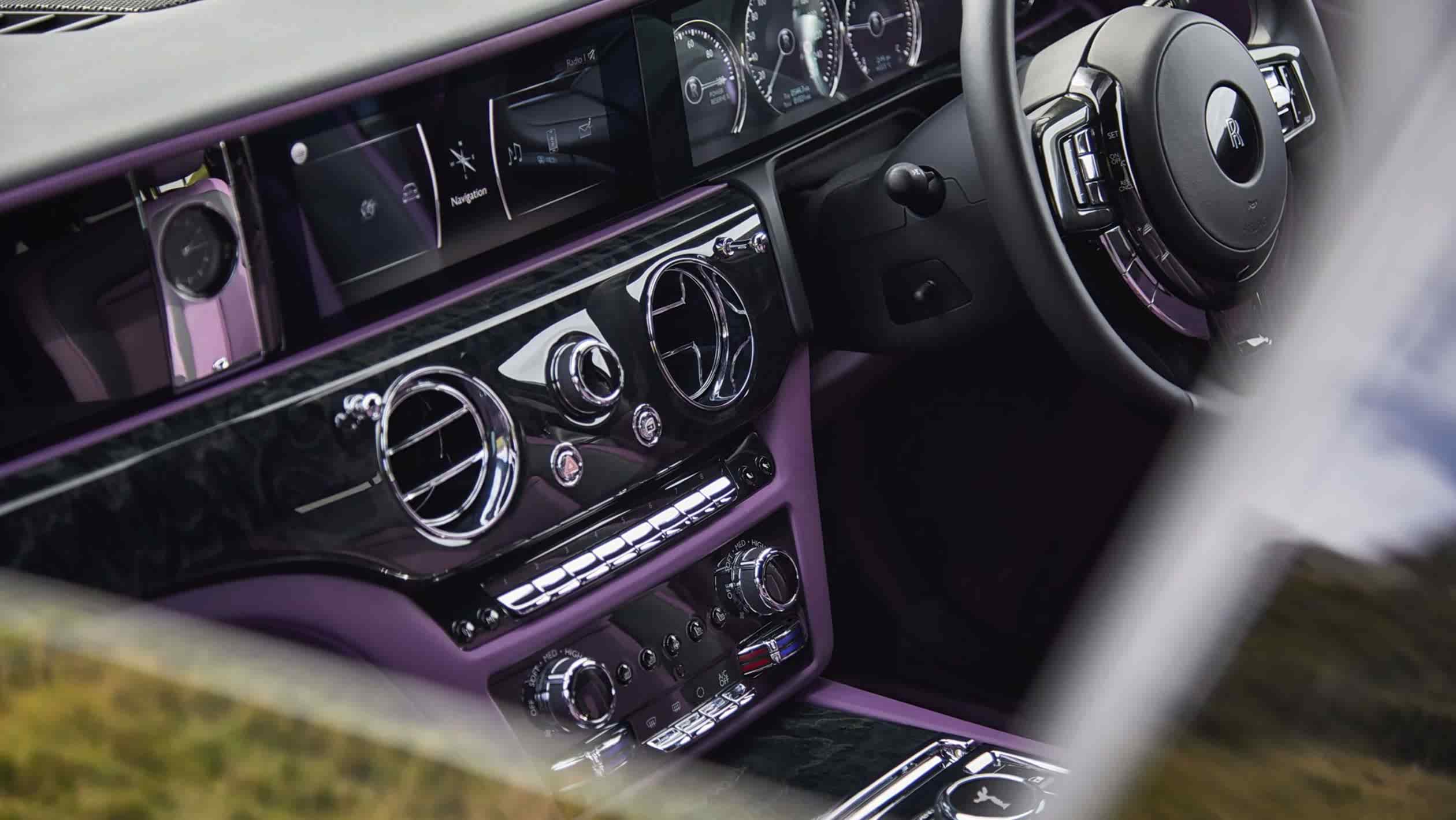 奢华时尚更进一步,全新一代劳斯莱斯古思特大量实拍图发布