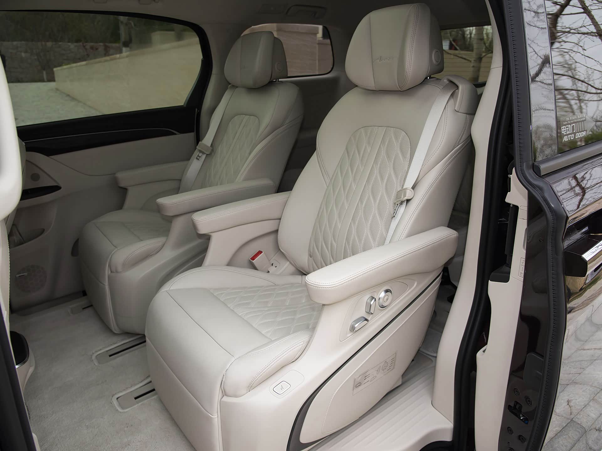 抓住高端用户的心别克gl8avenir