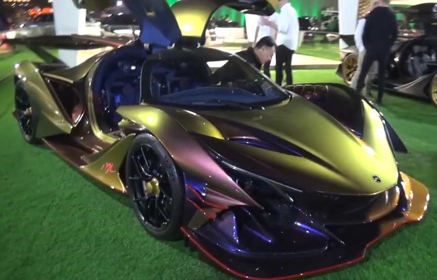 超级跑车阿波罗apollo ie亮相于迪拜超级跑车展览