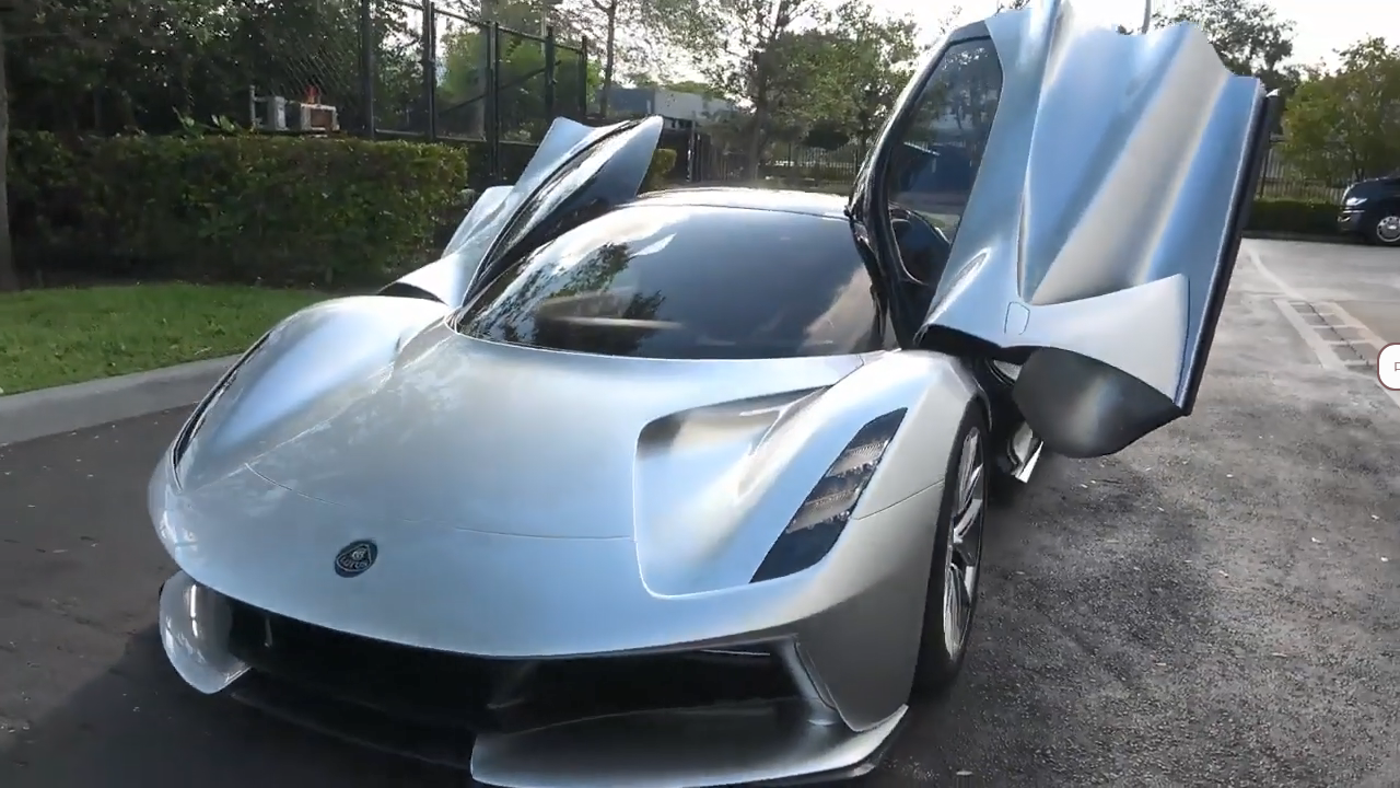 蝴蝶式车门设计的lotus evija,炫酷个性
