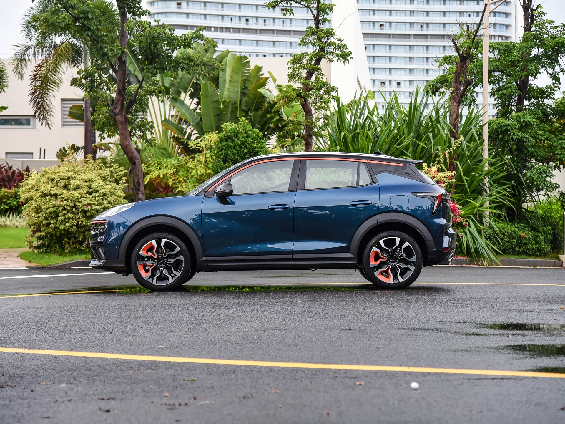 领克06现车充足,青岛地区购车最高优惠0.2万元