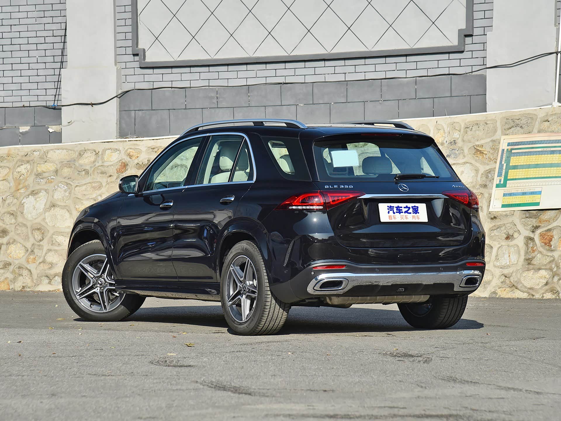 进口豪华七座suv巅峰对决 奔驰gle对比奥迪q7谁更棒?