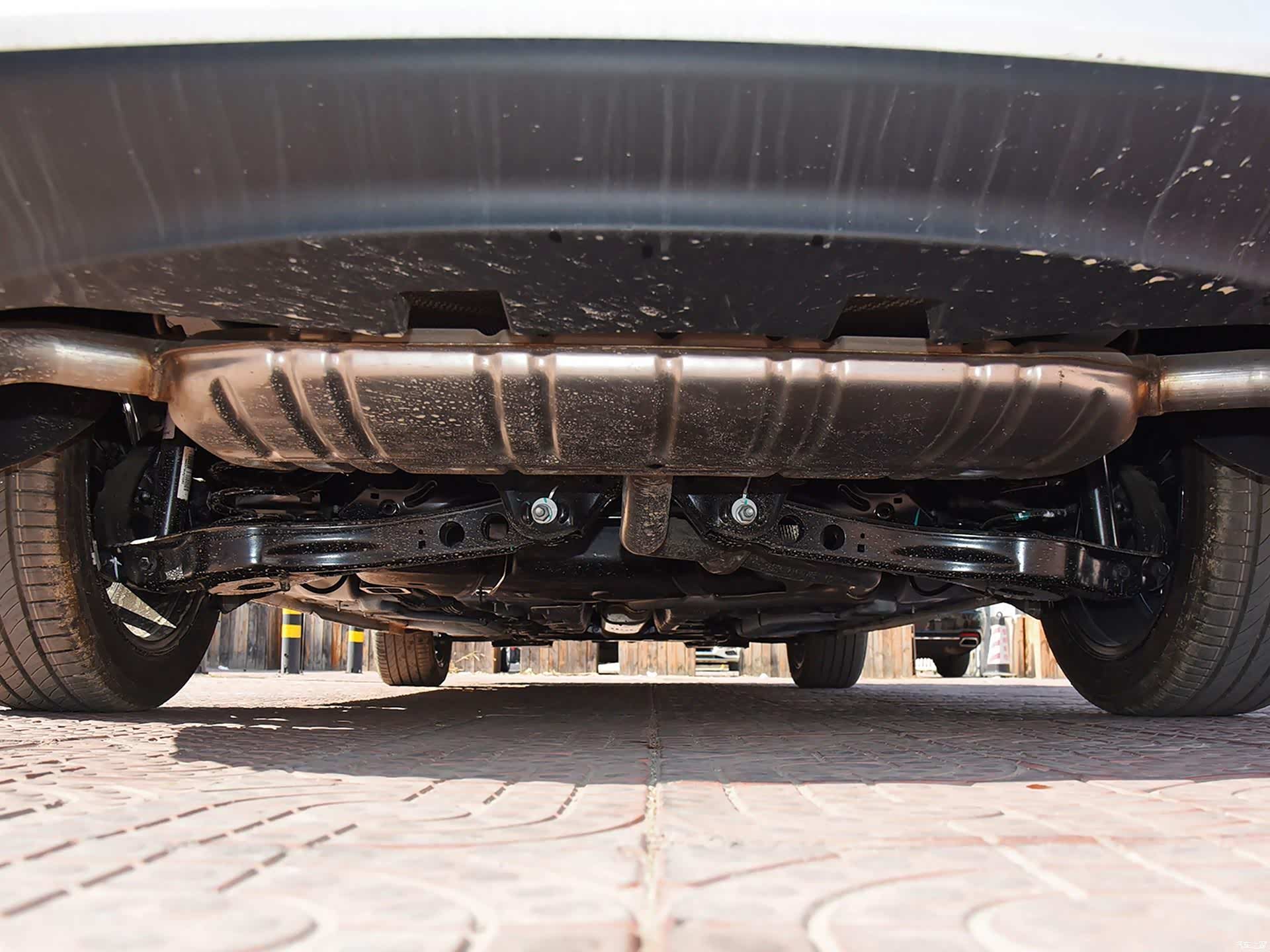 与此同时,优秀的nvh(噪声,振动与声振粗糙度)和底盘调教,使荣威i6得到