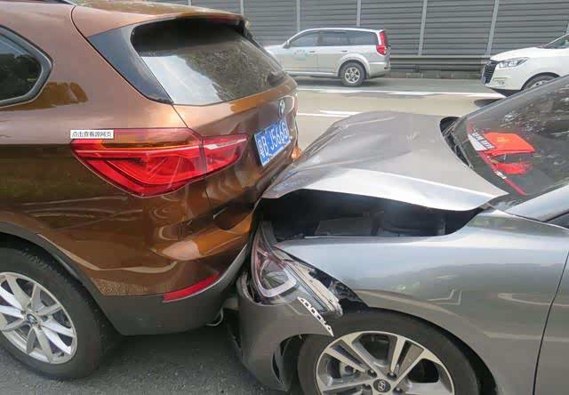 车辆追尾后维修价格比定损金额高需要补差价吗