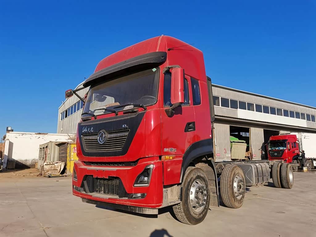 高速快递路上的"神行太保"——国六版东风天龙kl 6×2载货车