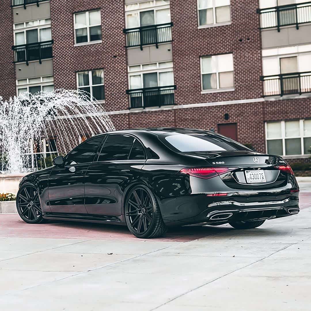 全新奔驰s级实车 豪华的运动气场 全黑的风格