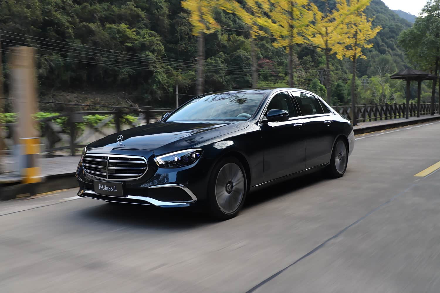 试驾奔驰e级:新派豪华,古典豪华,都能体验