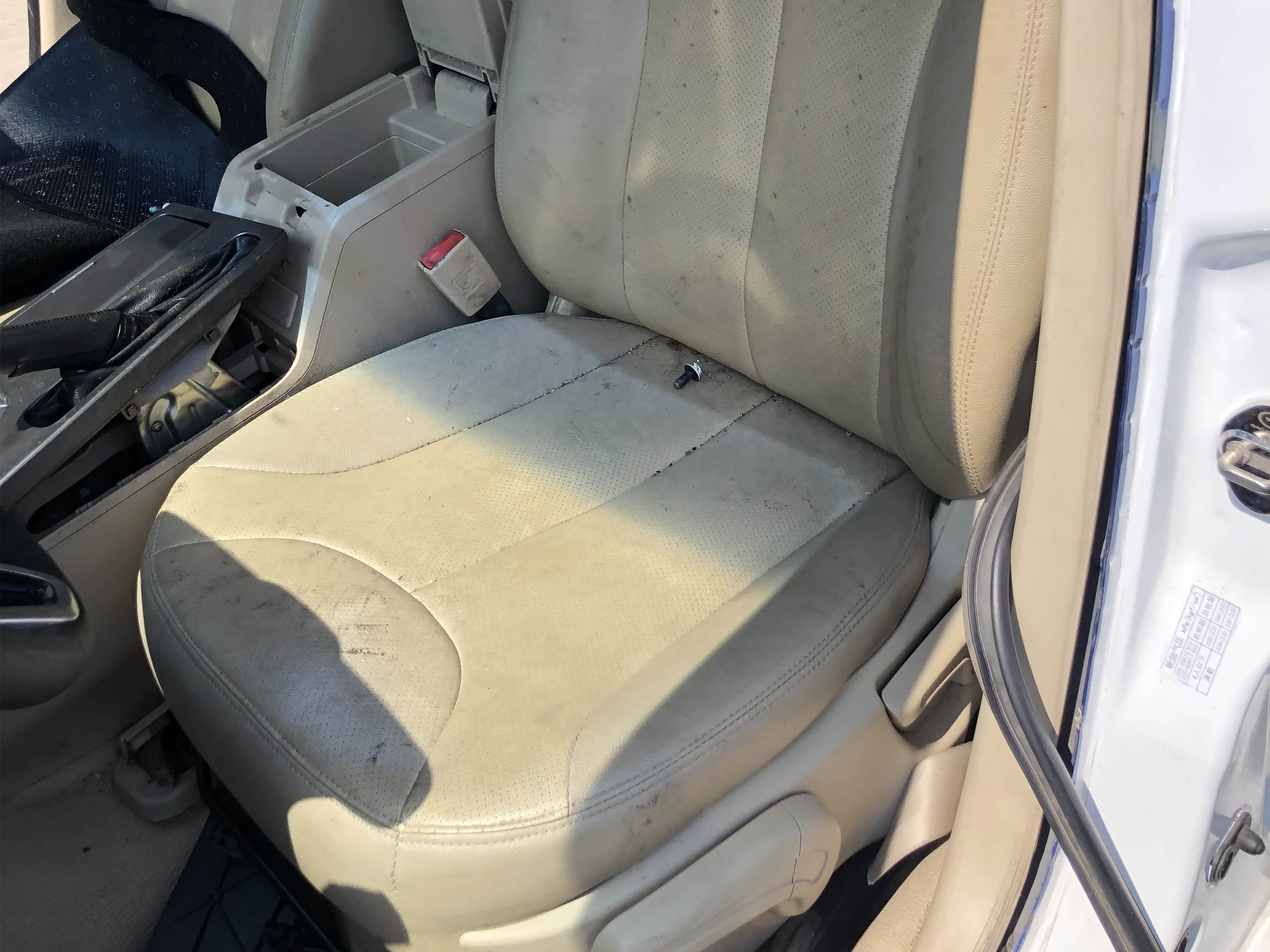 实拍汽车终结站,记录汽车报废场一日游.