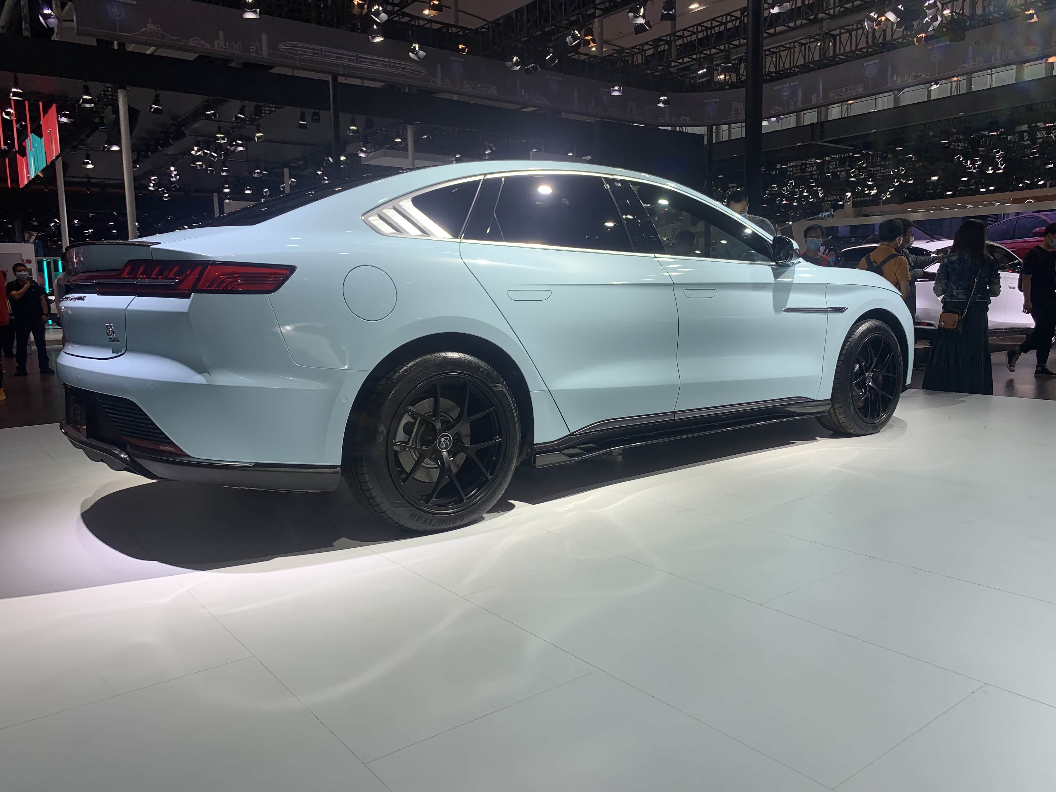 2020年广州车展,比亚迪汉ev,外观的设计充满了未来感,非常帅气