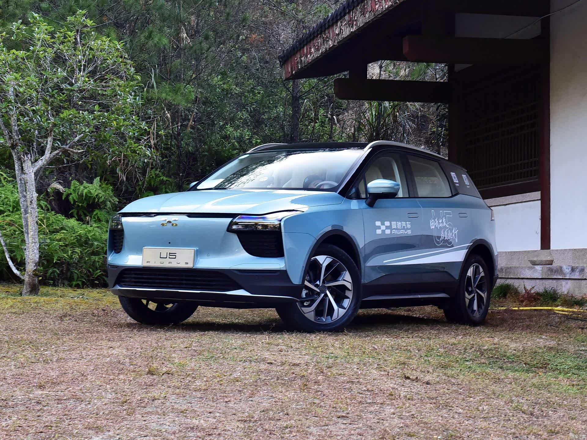 79万起售的爱驰u5,对比蔚来es6,唐新能源,怎么选更理智?