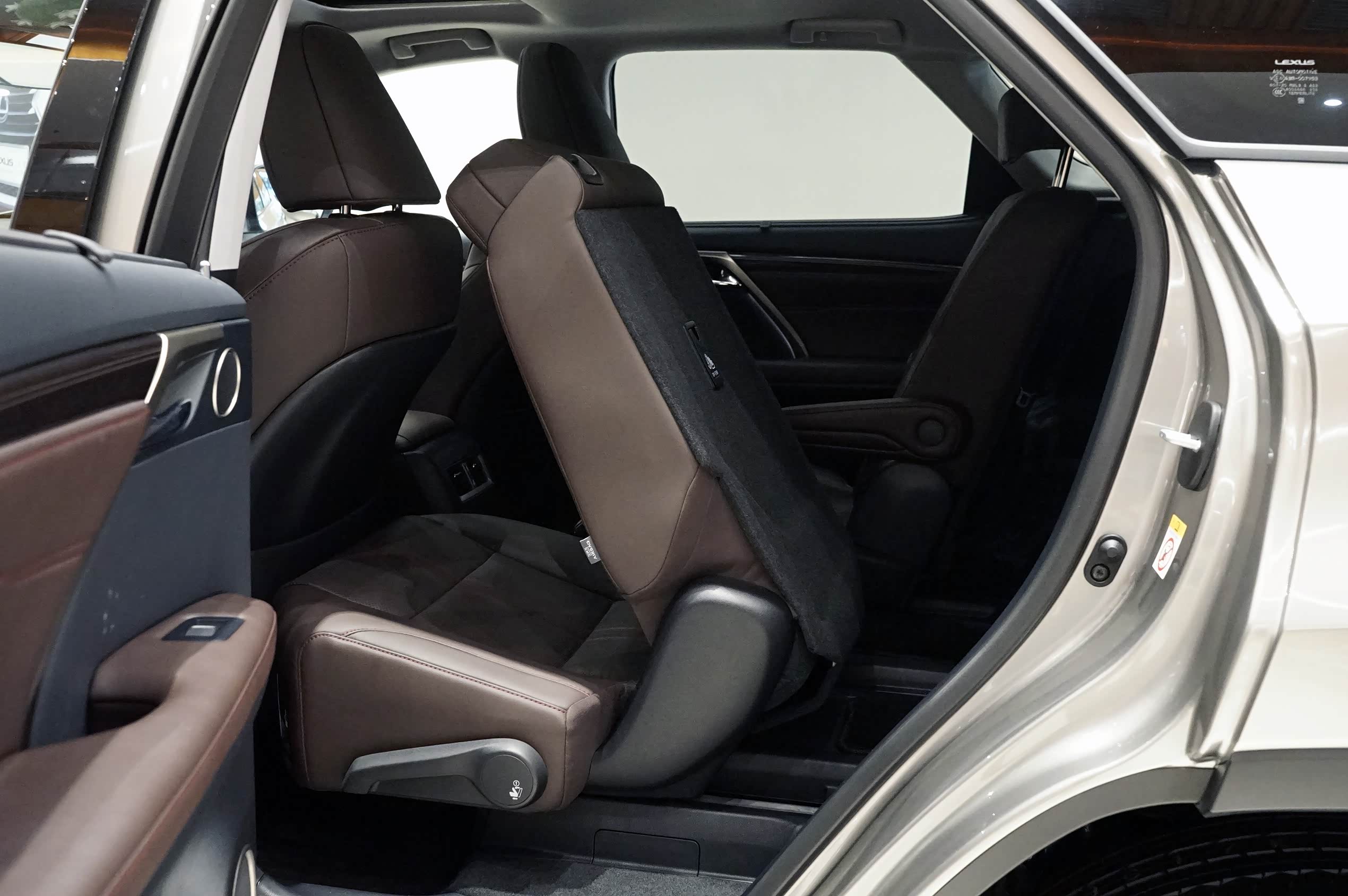 豪华与实用兼得 雷克萨斯rx450hl 6座版实拍简评