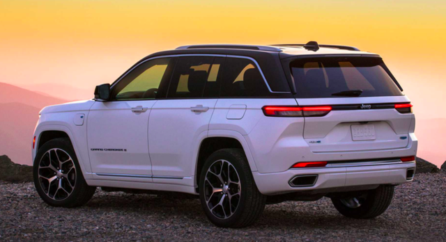 Jeep大切诺基4xe海外亮相，三块液晶屏+2.0T动力+双电机插混系统_车家号_发现车生活_汽车之家