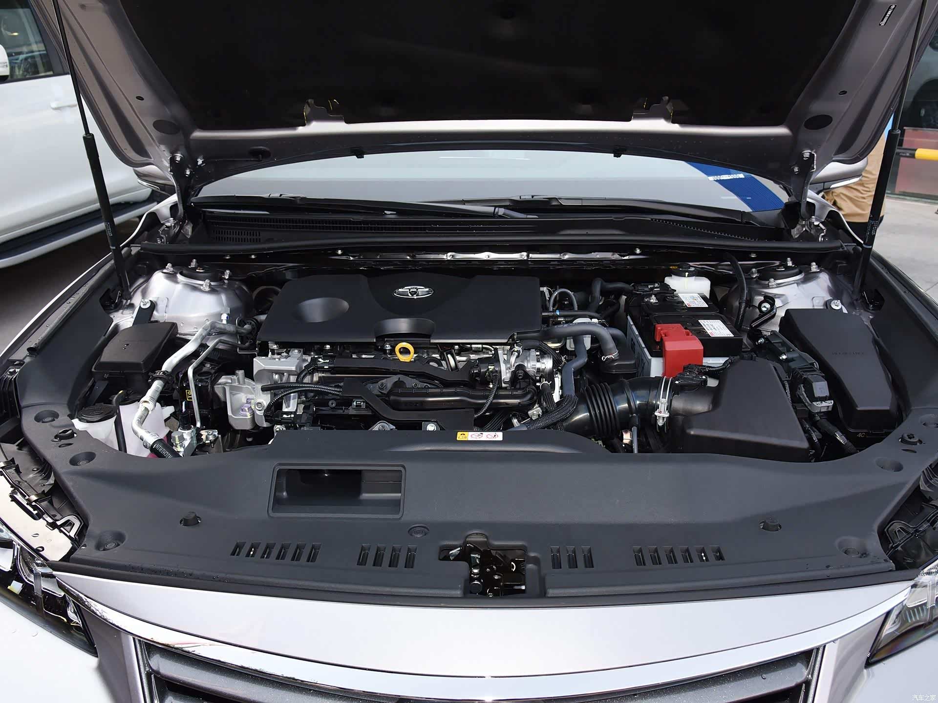 0l车型搭载了dynamic force系列m20d发动机,最大功率131kw(178ps)