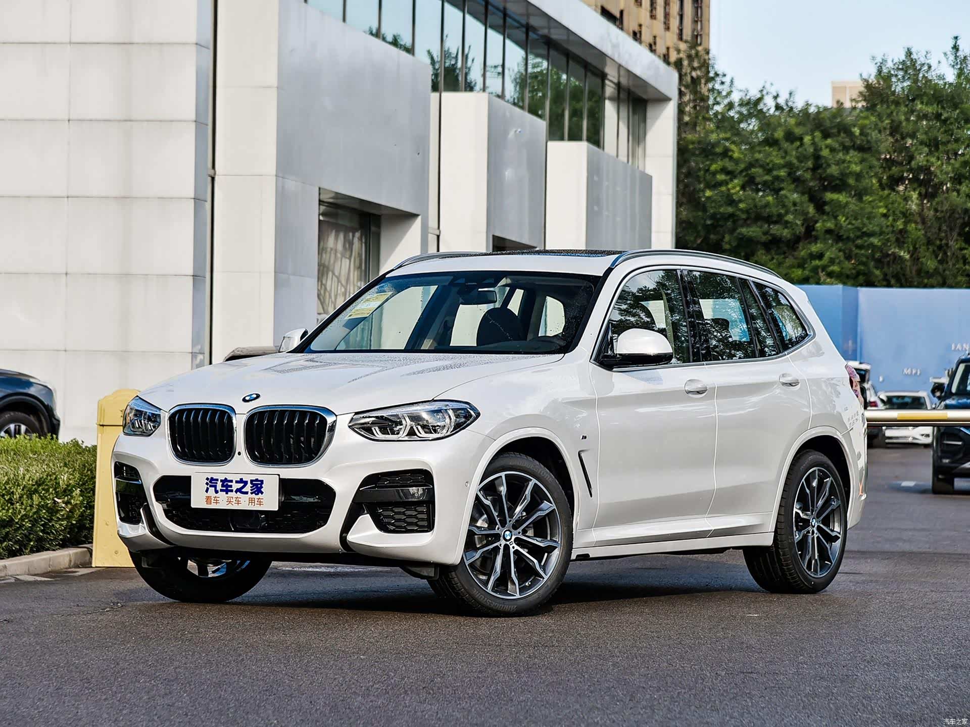 30多万的宝马x3空间小超5米长的理想one67座布局65s破百