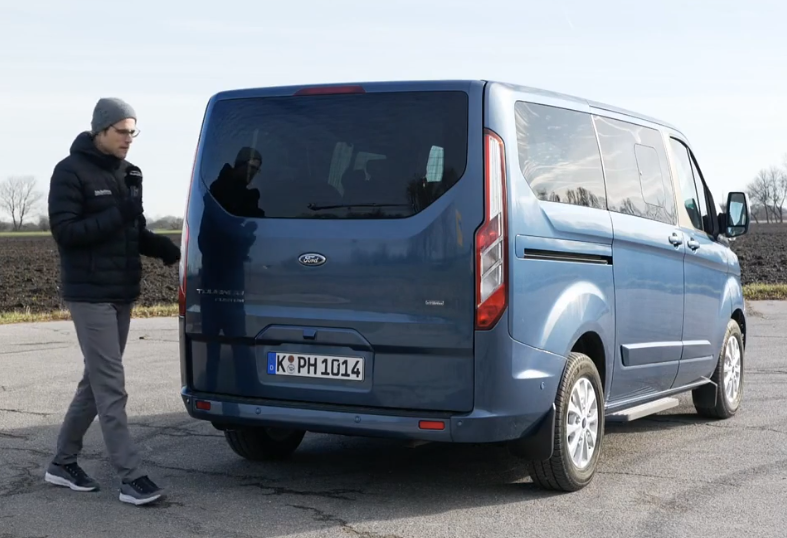 尾部外观评测,福特 tourneo custom phev