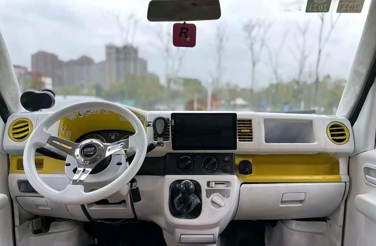 铃木浪迪:个性化实用“面包车”,双色车身更时尚,标配侧滑门_车家号_发现车生活_汽车之家