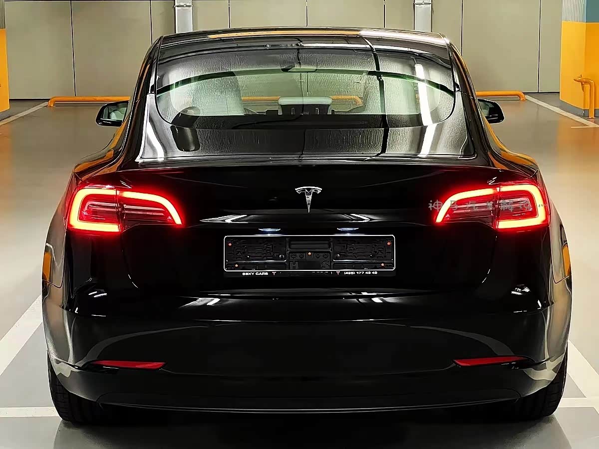 新款特斯拉model 3海外实车,全黑涂装,运动感强烈