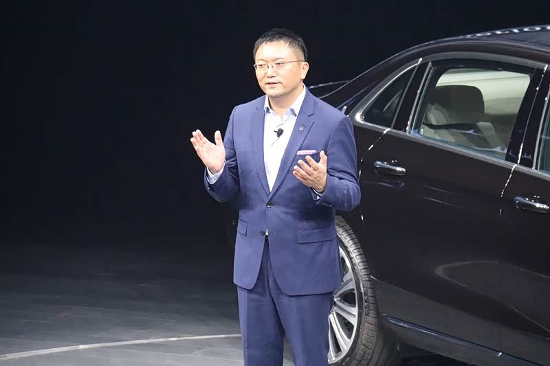 北京梅赛德斯-奔驰销售服务有限公司 高级执行副总裁 张炎