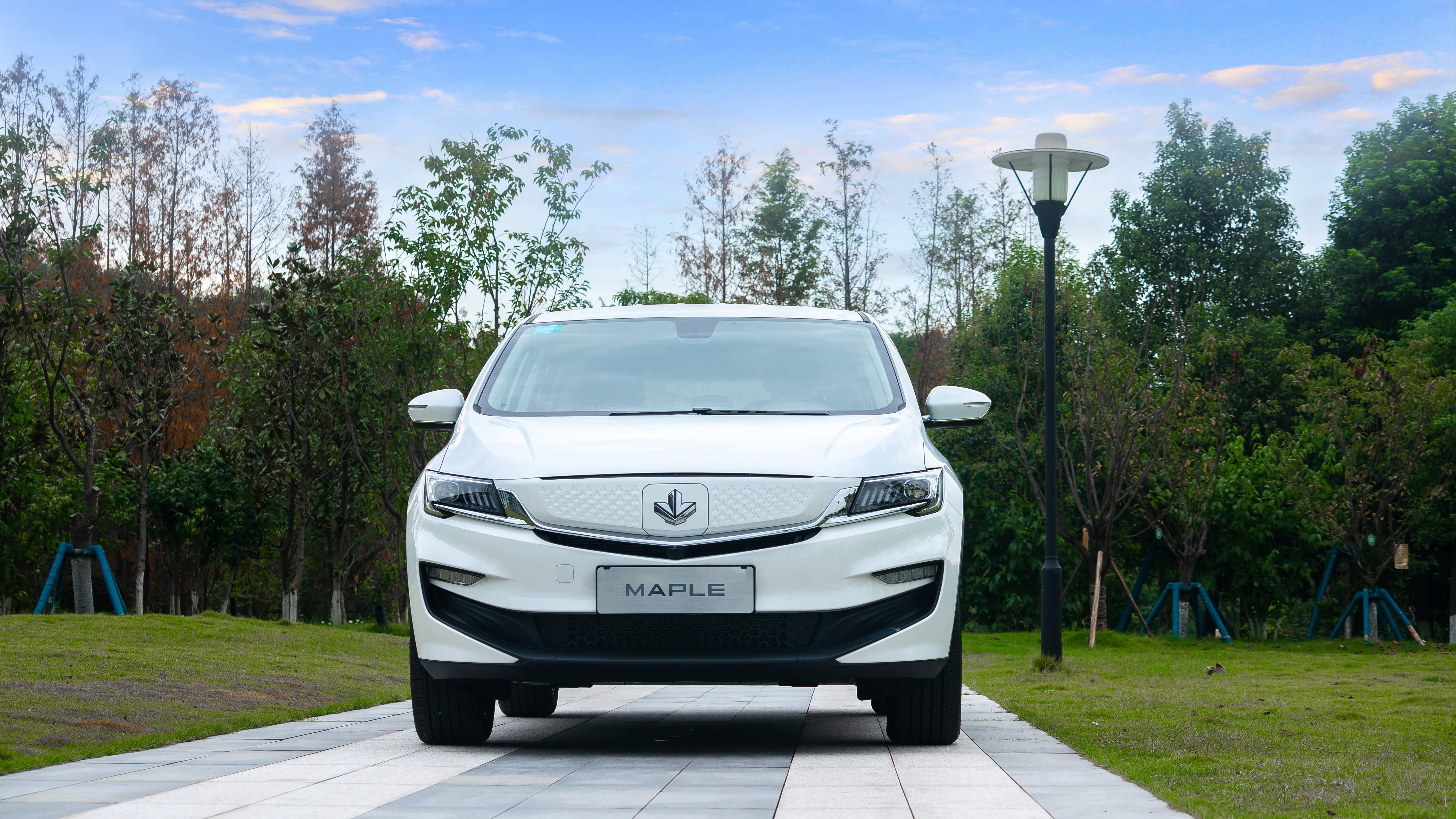 急速换电,枫叶汽车首款换电车型"枫叶80v"亮相重庆