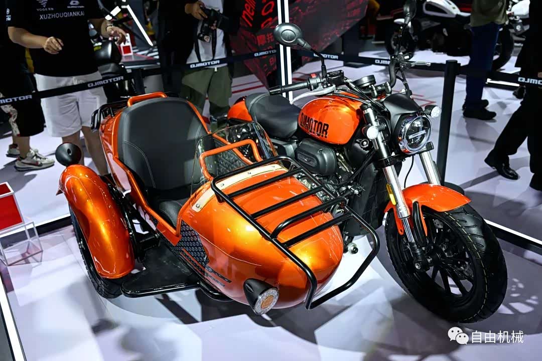 QJMOTOR 鸿150售价公布,闪300侉子首次公开亮相_车家号_发现车生活_汽车之家